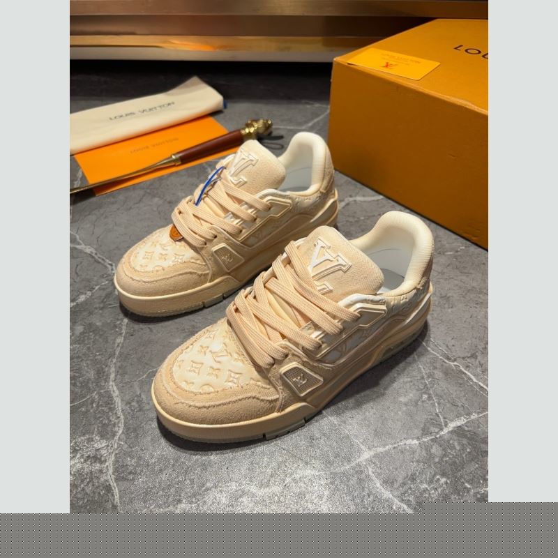 l**is V*t*n sneakers